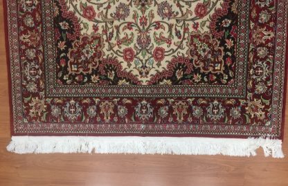 Persian Isfahan fine wool rug - Image 3