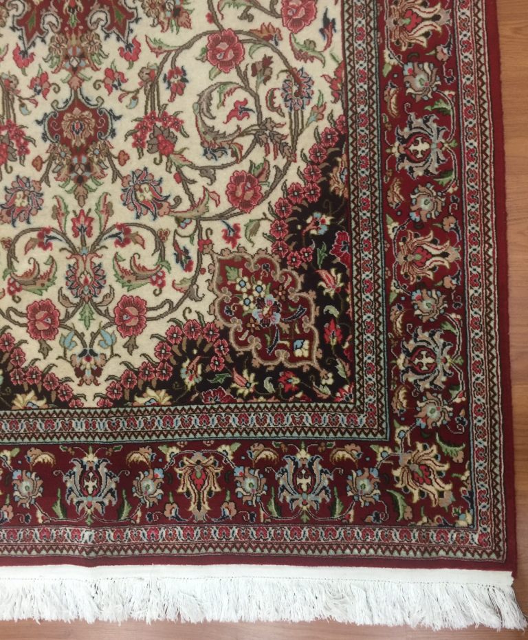 Persian Isfahan fine wool rug - Image 6