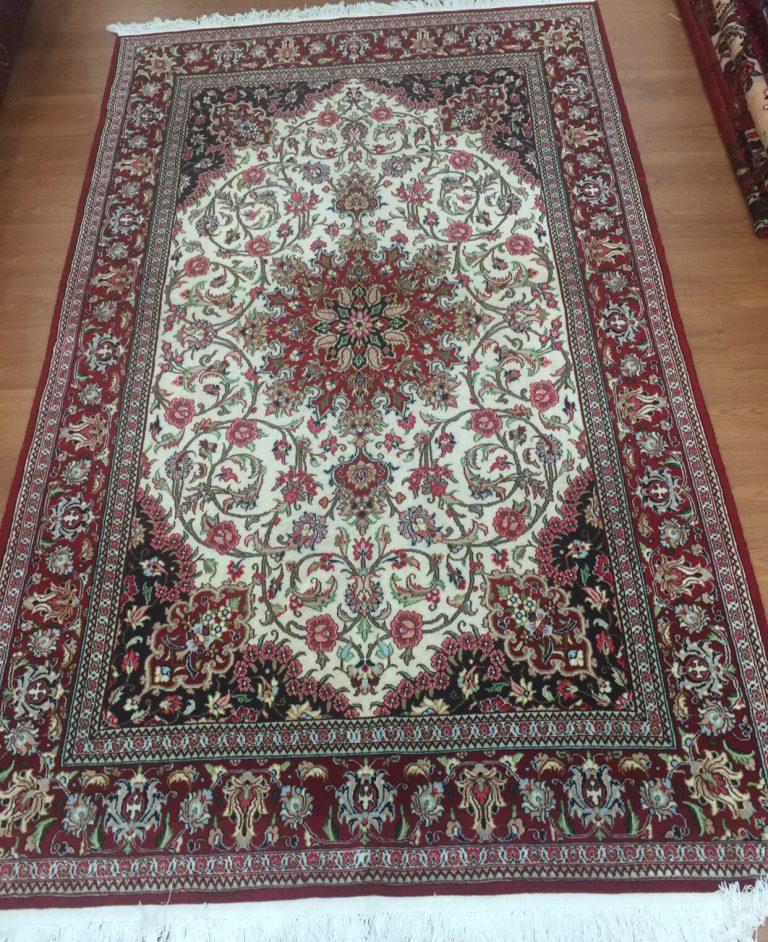 Persian Isfahan fine wool rug