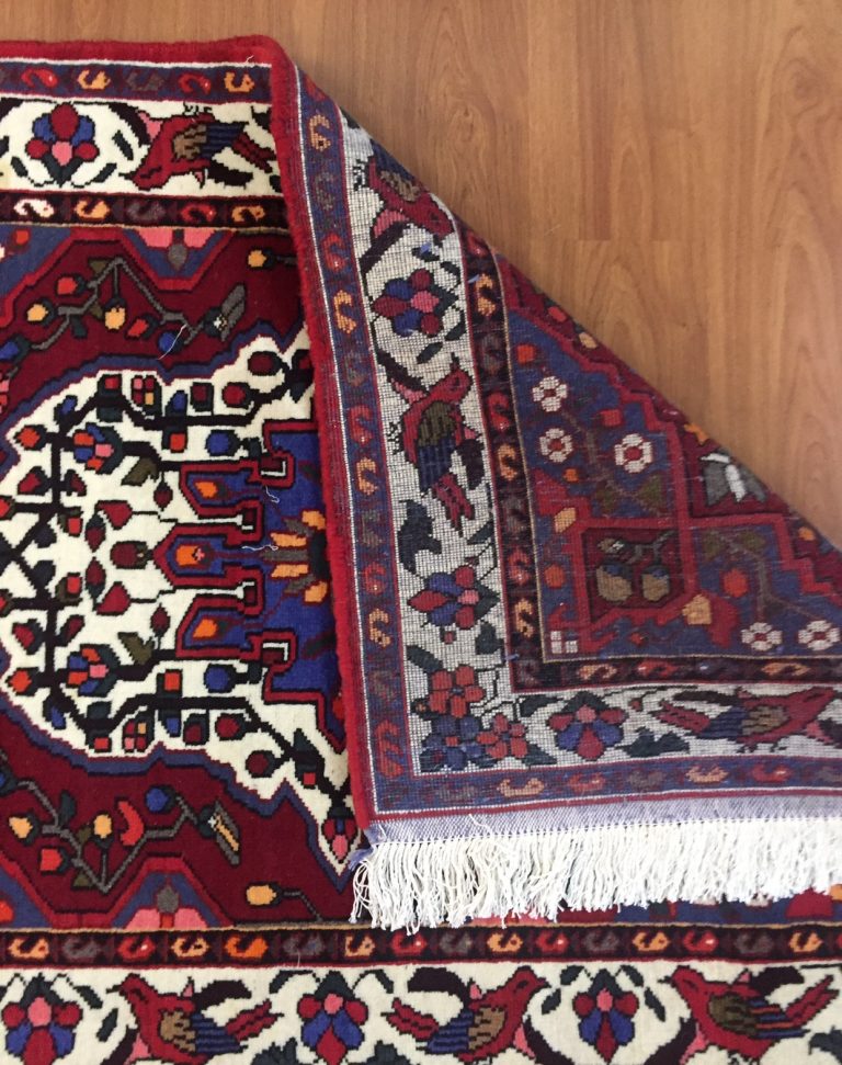 Bakhtiari wool rug - Image 4