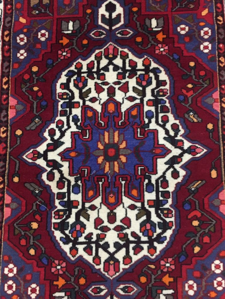 Bakhtiari wool rug - Image 2