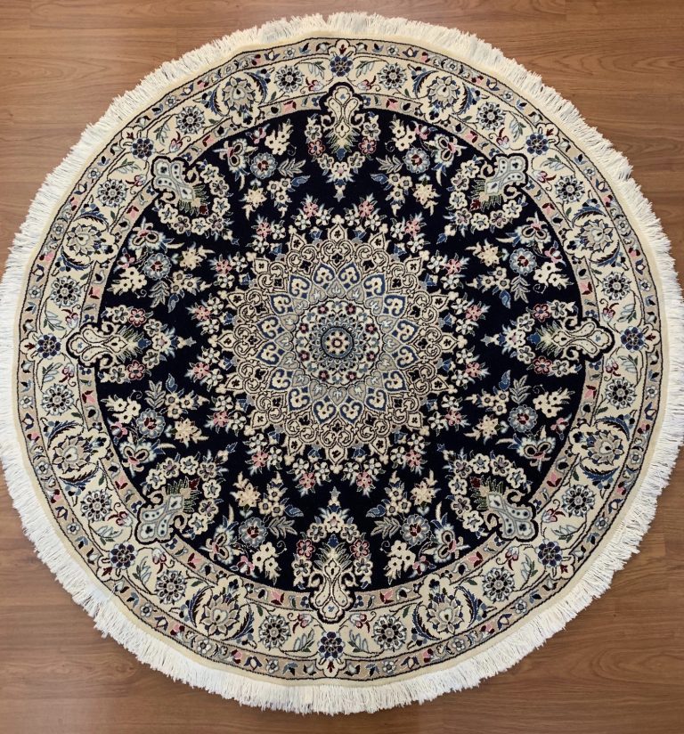 Naieen 1.5 m. D. silk & wool very fine round rug