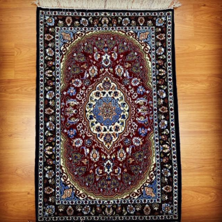 Xtra fine knotted Isfahan rug