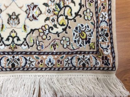 Premium Quality Persian Naieen wool and silk rug Size 100 cm X 58 cm - Image 4