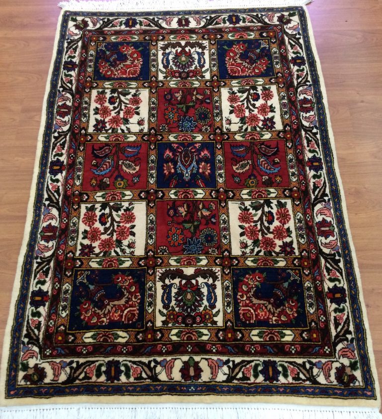 Bakhtiari extra fine hand knotted wool rug