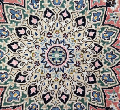 Naieen very fine round 1.15 m silk and wool - Image 2