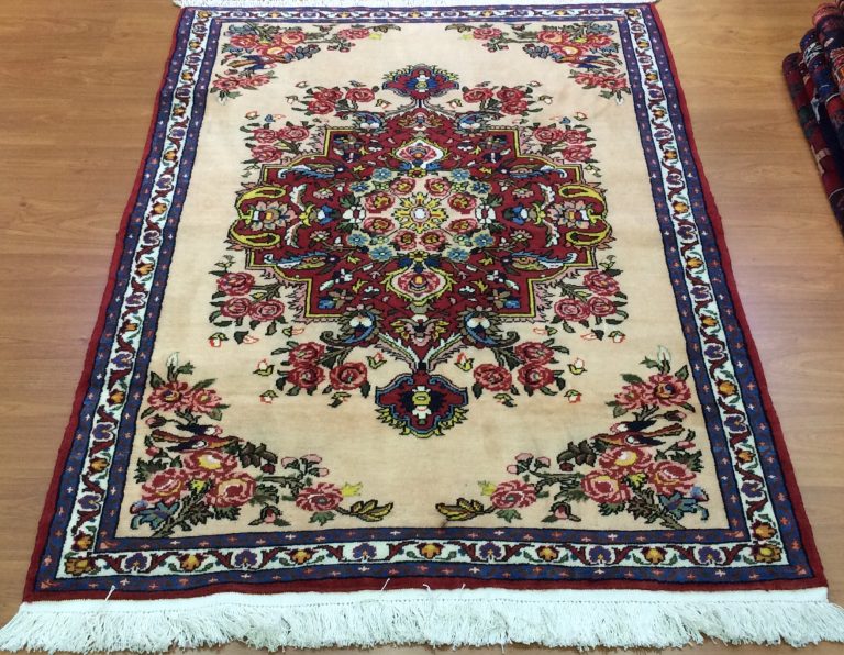 Persian Bakhtiari 1.85 m. X 1.34 m. tribal wool rug