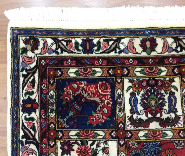 Bakhtiari extra fine hand knotted wool rug - Image 7