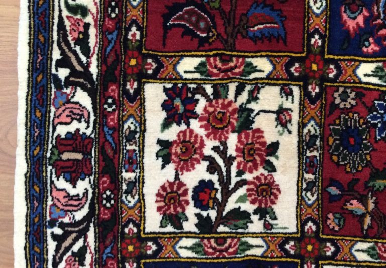 Bakhtiari extra fine hand knotted wool rug - Image 3