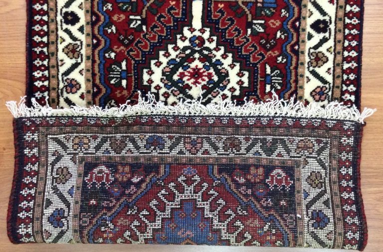 Yalameh Shiraz 108  cm. X 62 cm. small wool - Image 4