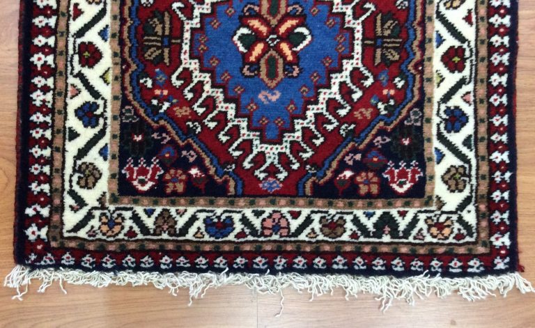 Yalameh Shiraz 108  cm. X 62 cm. small wool - Image 5