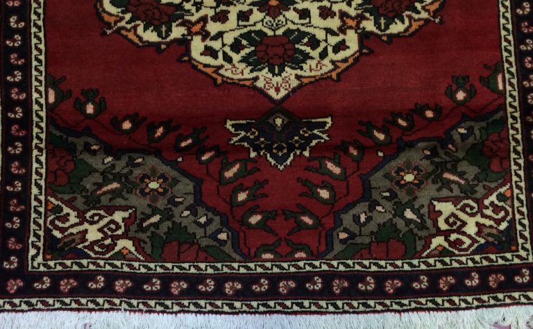 Bakhtiari 2.02m. X 1.3 m. wool carpet - Image 3