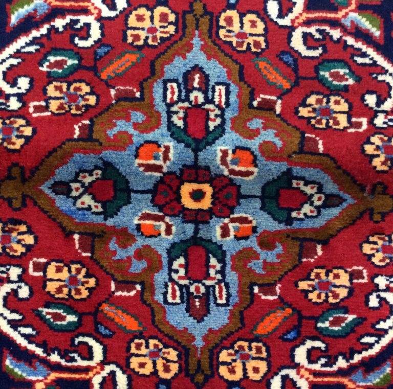 Bakhtiari 2.15m. X 1.52m. wool rug - Image 10