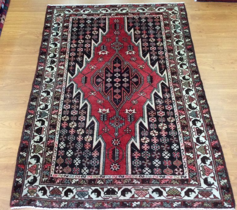 Mazleghan 1.95 m. X 1.35 m. wool vintage carpet