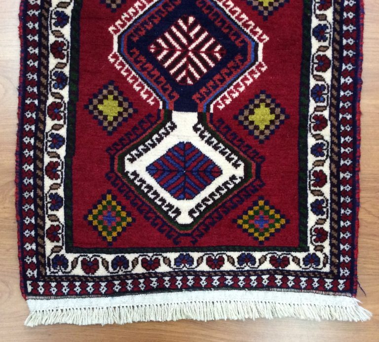 Yalameh 87 cm. X 62 cm. Shiraz small wool rug - Image 2