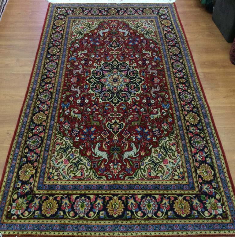 Isfahan extra fine 240 cm. X 137 cm. wool rug - Image 7