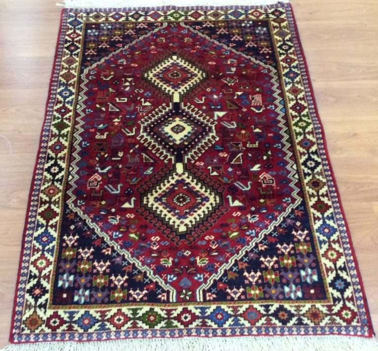 Yalameh Shiraz 153 cm. X 103 cm. Fine wool rug