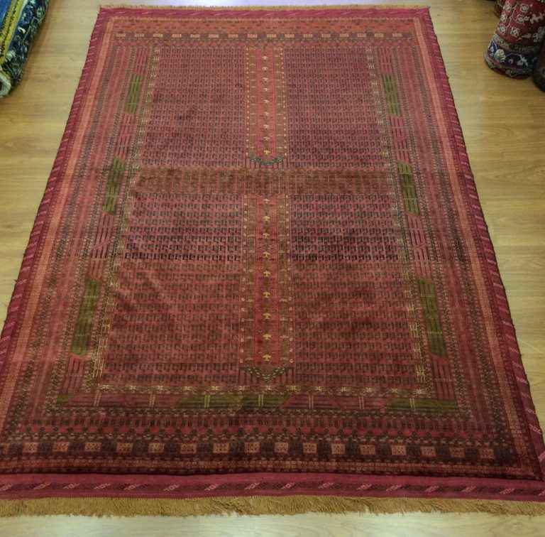 Extra fine Sarakhs 204 cm. X 145 cm. Pure silk rug