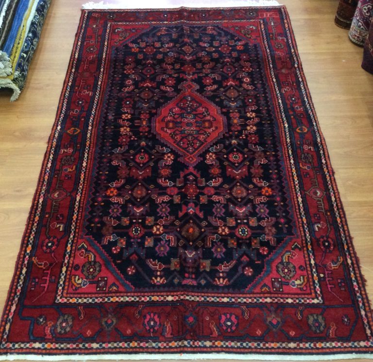 Hamedan 235 cm. X 140 cm. fine antique wool rug - Image 5