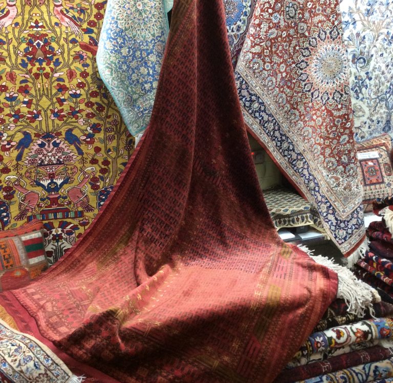 Extra fine Sarakhs 204 cm. X 145 cm. Pure silk rug - Image 2