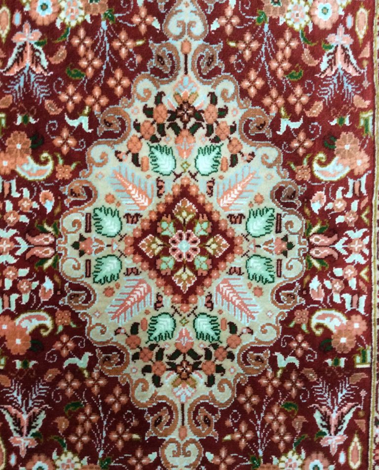 super fine 55 cm. X 30 cm. Silk Qom small rug - Image 2