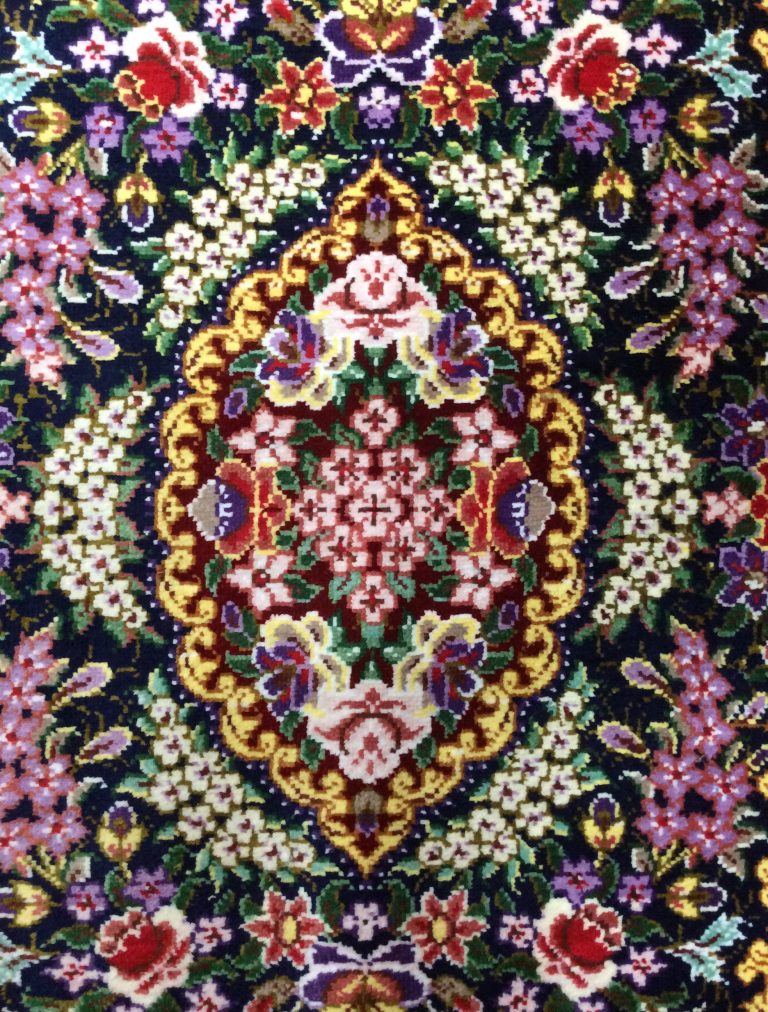 super fine 40 cm. X 28 cm. Silk Qom small rug - Image 3