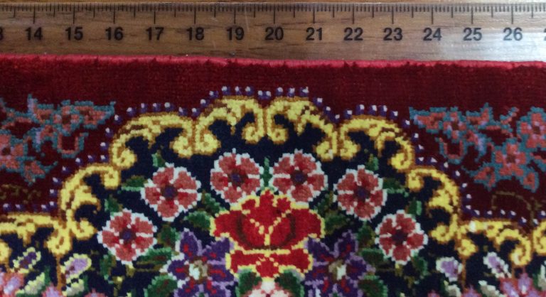super fine 40 cm. X 28 cm. Silk Qom small rug - Image 9