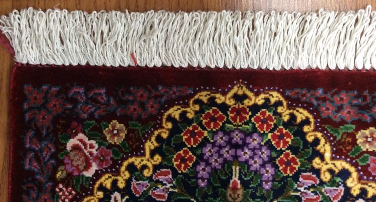 super fine 40 cm. X 28 cm. Silk Qom small rug - Image 5