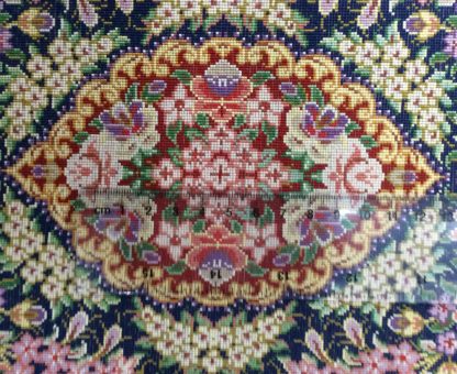 super fine 40 cm. X 28 cm. Silk Qom small rug - Image 10
