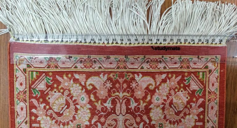 super fine 55 cm. X 30 cm. Silk Qom small rug - Image 7