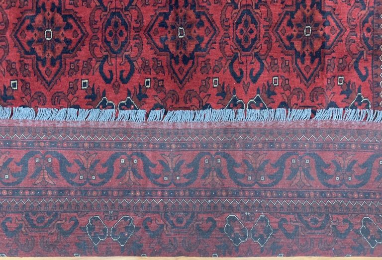 Premium quality Persian tribal 242 cm. X 174 cm. very fine  wool rug - Image 3