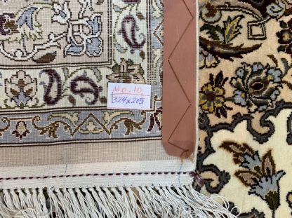 Unique Premium Quality Persian Isfahan super extra fine 324 cm. X 205 cm. silk and wool rug - Image 4