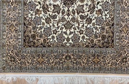 Unique Premium Quality Persian Isfahan super extra fine 324 cm. X 205 cm. silk and wool rug - Image 5