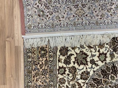 Unique Premium Quality Persian Isfahan super extra fine 324 cm. X 205 cm. silk and wool rug - Image 13