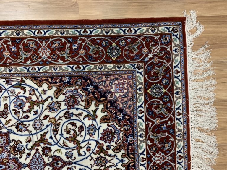 70% OFF - Persian Isfahan super extra fine 187 cm. X 130 cm. silk and wool rug signature - Image 4