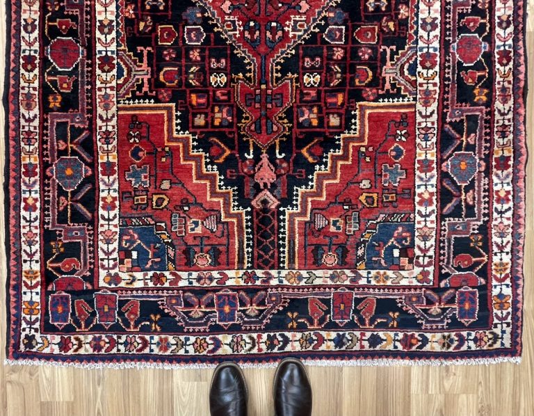 Hamedan 235 cm. X 140 cm. fine wool  rug - Image 3