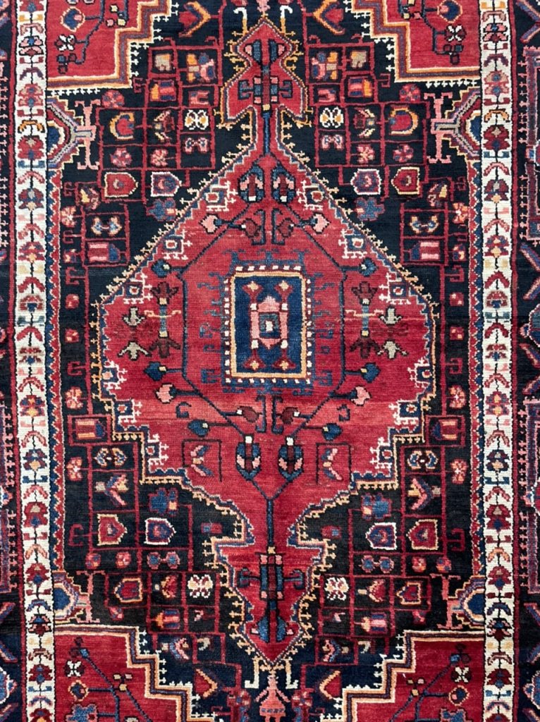 Hamedan 235 cm. X 140 cm. fine wool  rug - Image 5