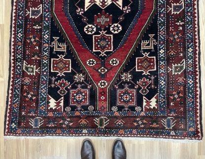 Persian Bakhtiari 220 cm. X 140 cm. super fine wool  rug - Image 5