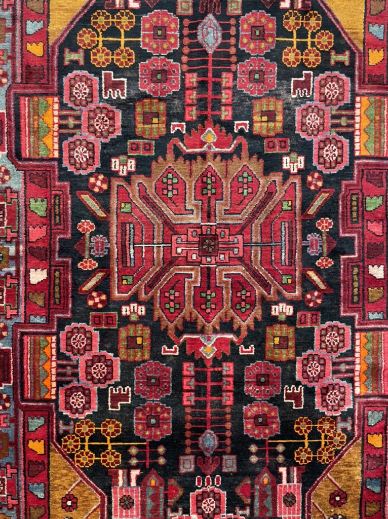 Bakhtiari 260 cm. X 154 cm. fine wool  rug - Image 2