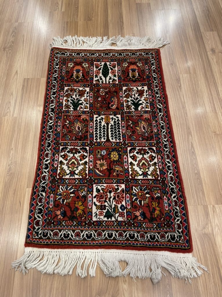 Bakhtiari 108 cm. X 65 cm. fine wool small rug