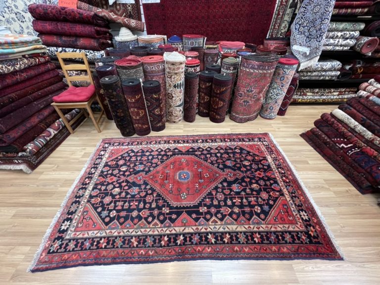 Hamedan 220 cm. X 138 cm. fine wool  rug - Image 7