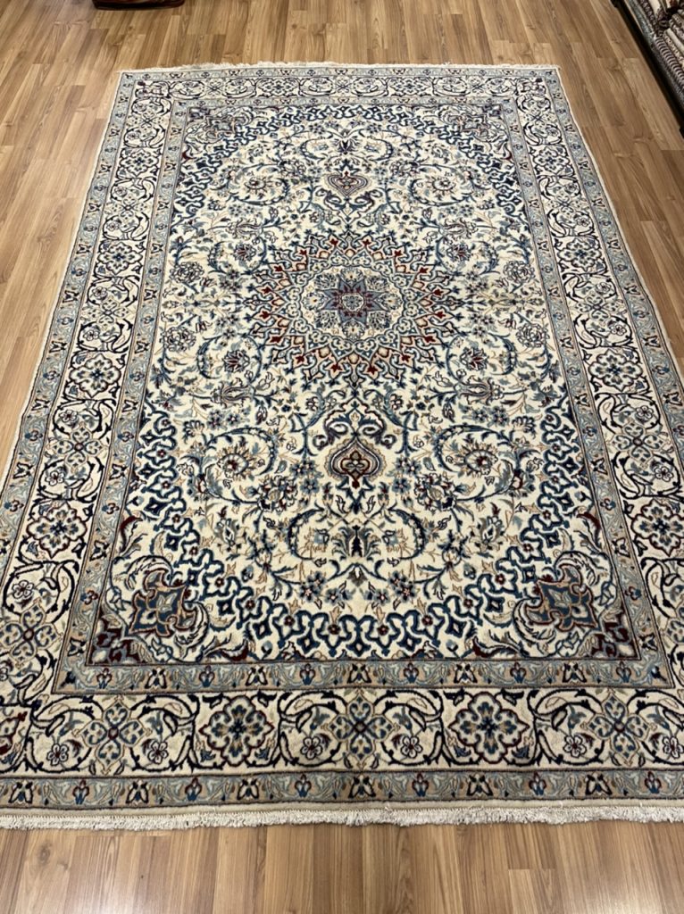 Super fine Naieen 300 cm. X 195 cm. wool rug