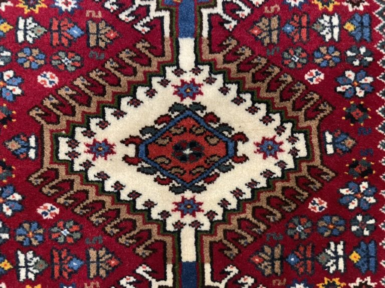 Super fine Persian Yalameh Shiraz wool rug 90 cm. X 60 cm. - Image 3