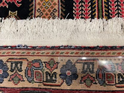 Premium quality Persian Bakhtiari wool rug 194 cm. X 140 cm. - Image 5