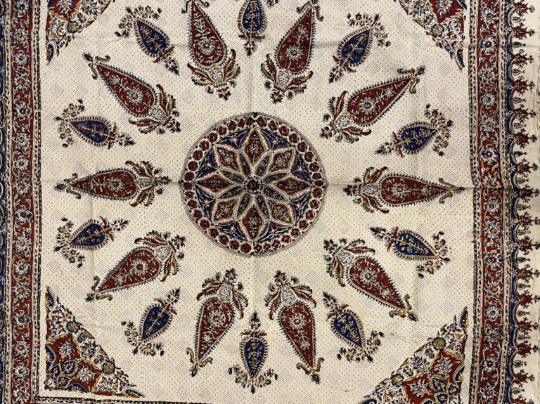 Persian Isfahan 120 cm. X 120 cm. tablecloth - Image 2