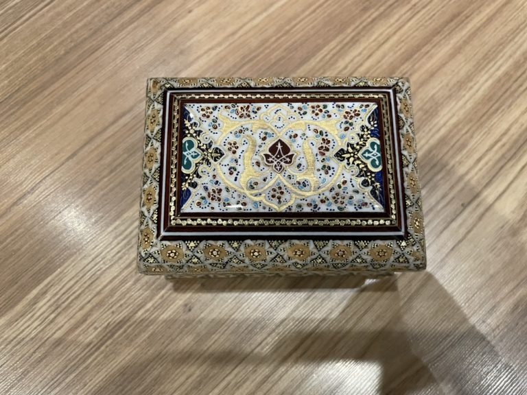 Persian Isfahan Inlaid jewel box 11 cm. X 8 cm. X 7 cm. high - Image 6