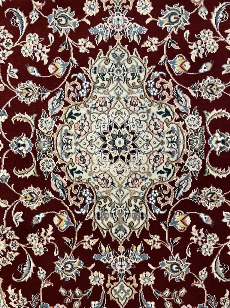 Premium quality Persian Naieen silk and wool rug 162 cm. X 109 cm. - Image 2