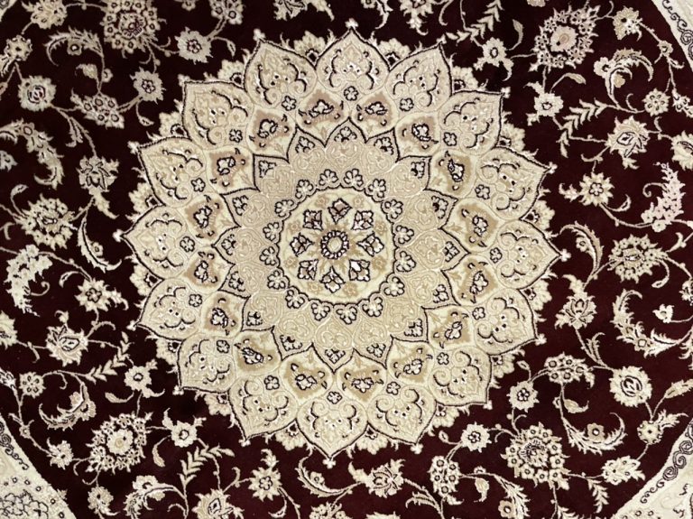 Premium quality Persian Naieen round rug 210 cm. D. - Image 2