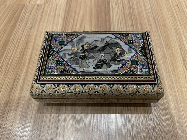 Premium quality Isfahan handmade Inlaid jeweller’s box 16 cm. X 10 cm. X 6 cm.