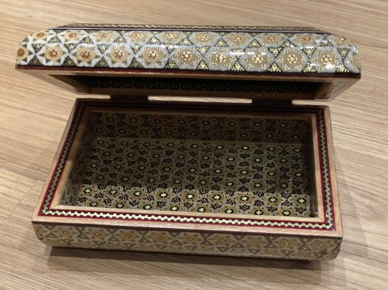 Premium quality Isfahan handmade Inlaid jeweller’s box 16 cm. X 10 cm. X 6 cm. - Image 2